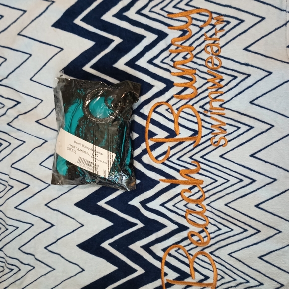 Beach Bunny NWT Love Fool LG Bikini Swimsuit - Picture 7 of 8